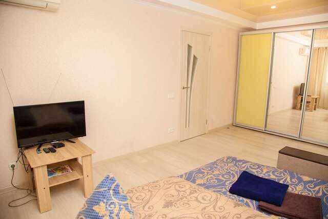 Апартаменты Semi-luxury Apartment on Zaporozhskaya 9 Запорожье-9